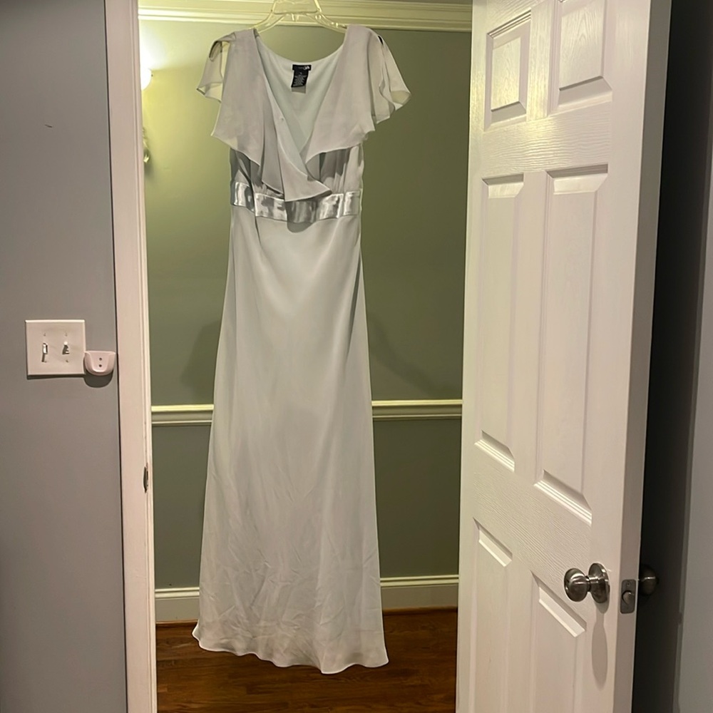 Light green wedding dress with liner